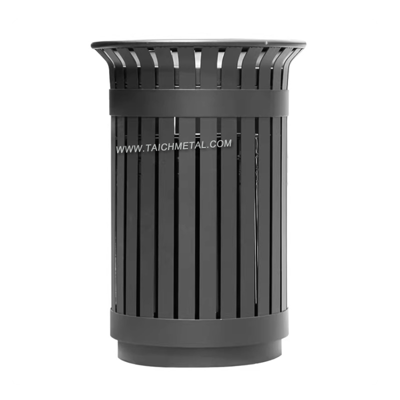 Outdoor garbage collection bin
