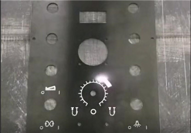 Lasergravur auf der Oberfläche von Stahlprodukten